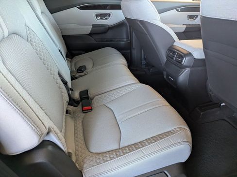 Used 2023 Honda Pilot LX image 18