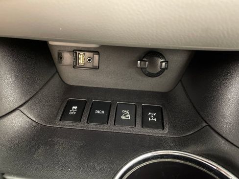 Used 2016 Toyota Highlander Plus AWD/4WD image 30