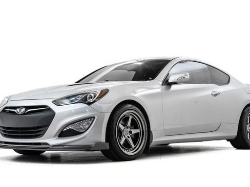 Used 2015 Hyundai Genesis 3.8 image 9