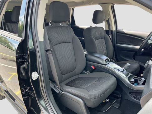 Used 2020 Dodge Journey SE w/ SE Popular Equipment Group FWD image 25