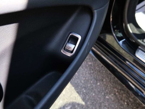 Used 2019 Mercedes-Benz S 560 4MATIC Sedan image 21