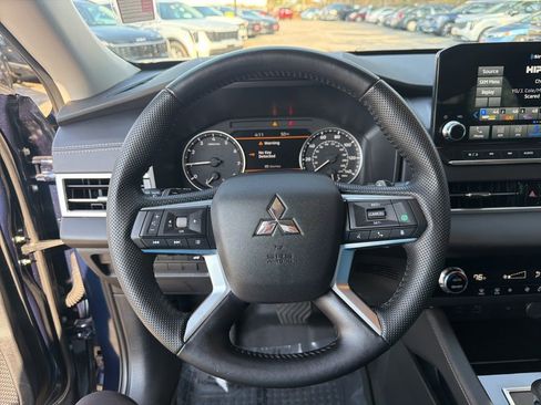 Used 2024 Mitsubishi Outlander SE image 15