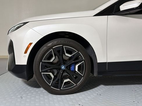 Used 2024 BMW iX xDrive50 w/ Sport Package AWD/4WD image 12