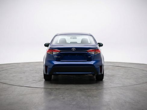 Used 2025 Toyota Corolla LE FWD image 7