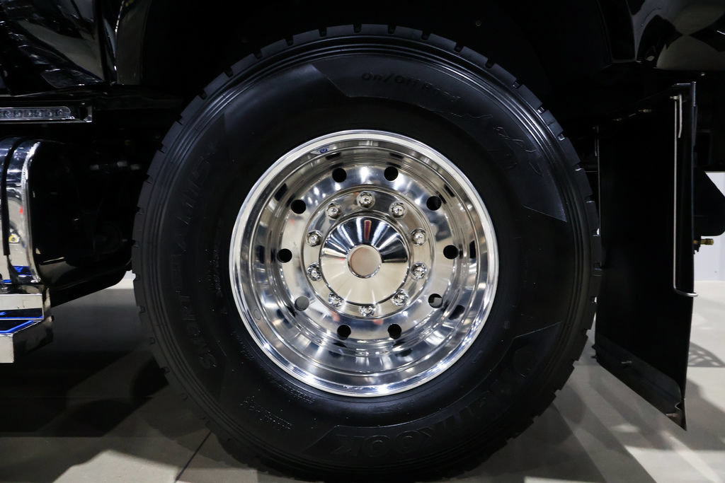 Used 2015 Ford F650 2WD Crew Cab Super Duty image 20