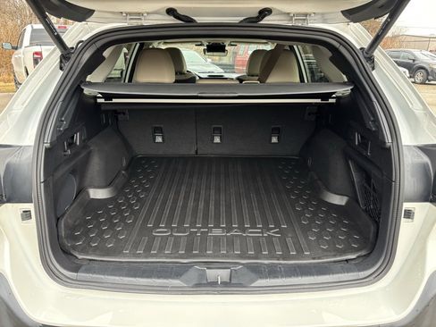 Used 2023 Subaru Outback Limited image 31