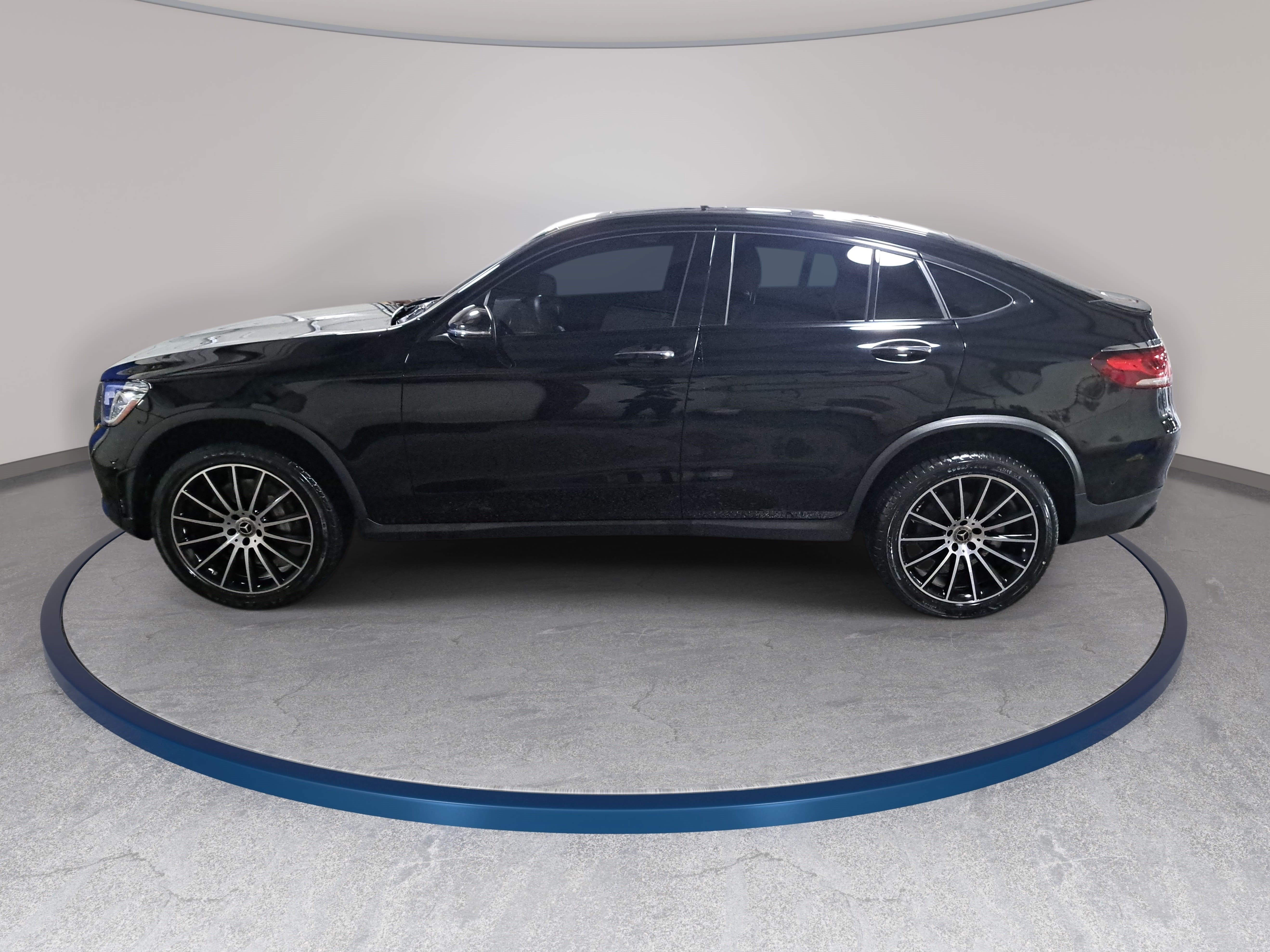 Used 2023 Mercedes-Benz GLC 300 4MATIC Coupe image 8