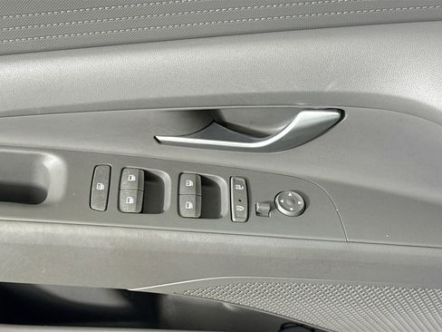 Used 2023 Hyundai Elantra SEL image 24