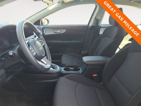 Used 2024 Kia Forte LXS image 9