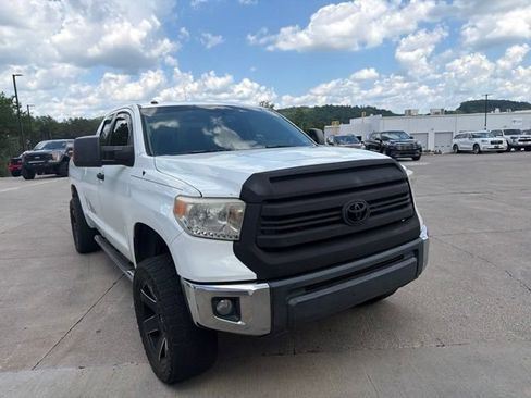 Used 2017 Toyota Tundra SR5 w/ SR5 Upgrade Package AWD/4WD image 8