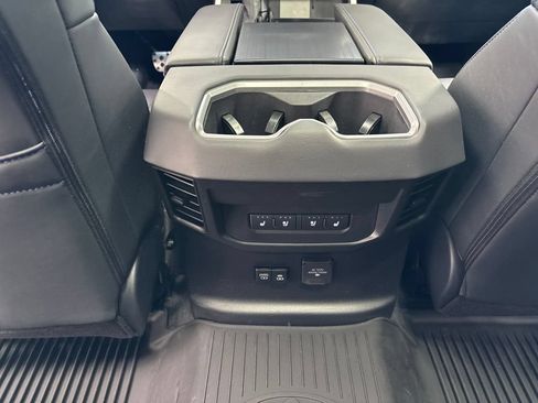 Used 2025 Toyota Tundra Platinum AWD/4WD image 66