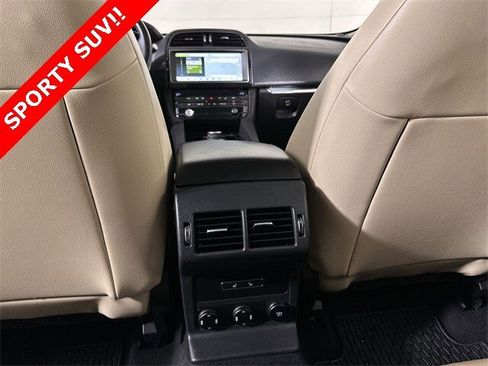 Used 2020 Jaguar F-PACE Premium image 22