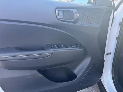 New 2026 Hyundai Venue SEL image 16