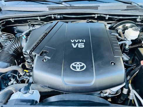 Used 2014 Toyota Tacoma 4x4 Double Cab w/ TRD Sport Package image 11