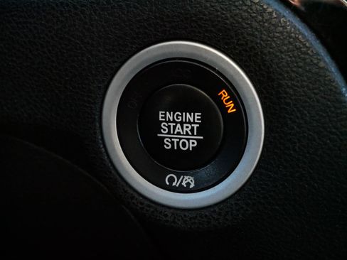 Used 2017 Chrysler 300 S image 27