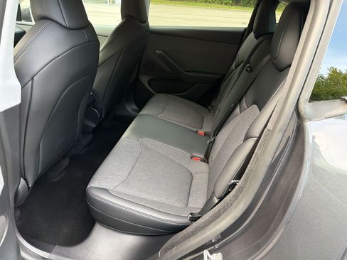 Used 2026 Tesla Model Y 2WD image 21