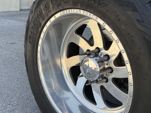 Used 2014 Ford F250 Lariat w/ Chrome Package AWD/4WD image 4