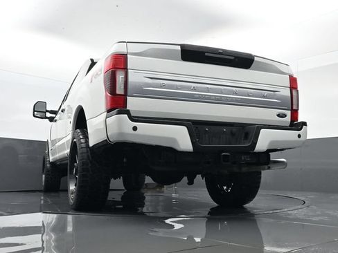 Used 2022 Ford F250 Platinum w/ FX4 Off-Road Package AWD/4WD image 27
