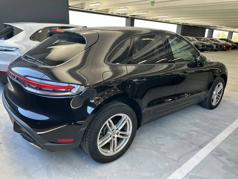 Certified 2023 Porsche Macan AWD/4WD image 4