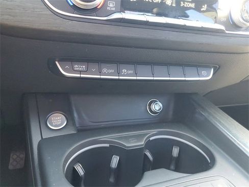 Used 2017 Audi A4 2.0T Premium w/ Convenience Package image 19