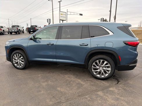 Used 2025 Buick Enclave Preferred image 7