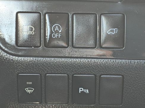 Used 2019 Toyota Highlander Limited image 22