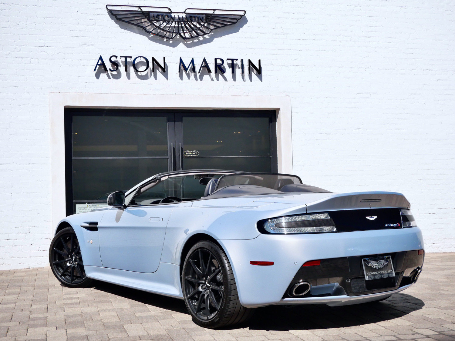 Used 2015 Aston Martin V12 Vantage S RWD image 2