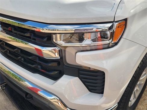 Used 2025 Chevrolet Silverado 1500 LT image 6