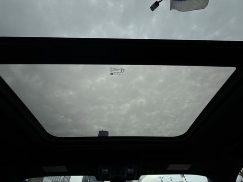 Used 2021 Chevrolet Suburban Premier w/ Premium Package image 24