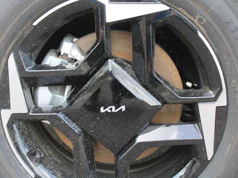 New 2026 Kia Sportage AWD Hybrid image 18