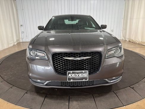 Used 2018 Chrysler 300 S AWD/4WD image 12