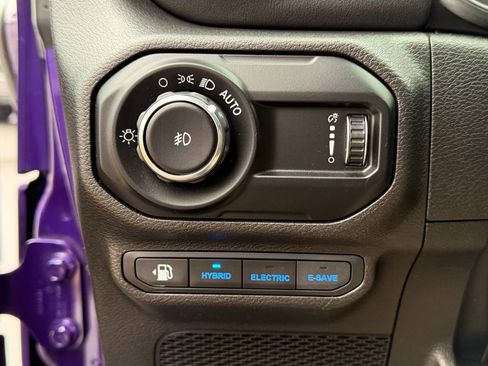 Used 2023 Jeep Wrangler Unlimited Sahara w/ Cold Weather Group image 29