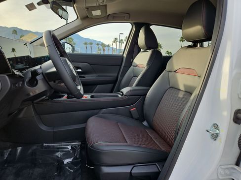 New 2026 Nissan Kicks SR w/ Cold Weather Package AWD/4WD image 12