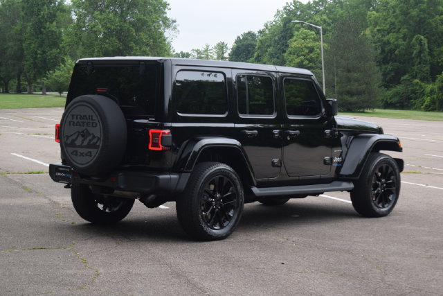 Used 2021 Jeep Wrangler Unlimited Sahara w/ Cold Weather Group AWD/4WD image 24