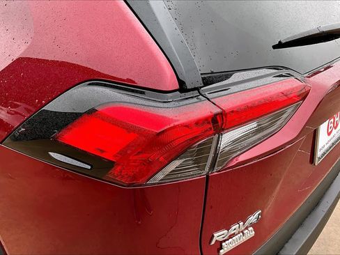 Used 2022 Toyota RAV4 XLE image 26