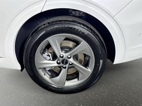 New 2026 Genesis GV70 2.5T Advanced AWD/4WD image 33
