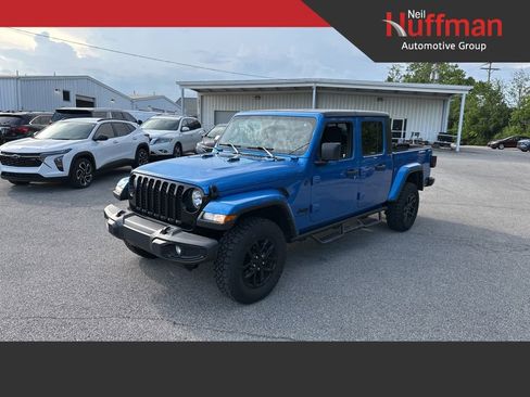 Used 2022 Jeep Gladiator Sport AWD/4WD image 1