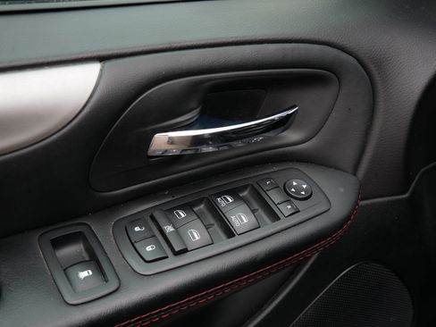 Used 2018 Dodge Grand Caravan GT FWD image 20