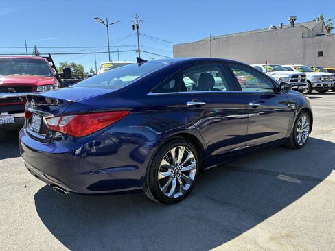Used 2011 Hyundai Sonata SE image 2