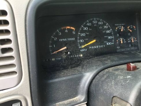 Used 2001 Chevrolet Silverado 3500 2WD Regular Cab HD image 9