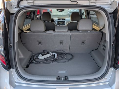 Used 2017 Kia Soul EV image 8
