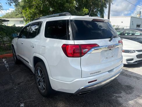 Used 2017 GMC Acadia Denali w/ Technology Package FWD image 8