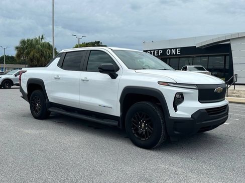 Used 2024 Chevrolet Silverado EV W/T AWD/4WD image 8