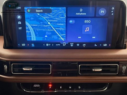 Used 2025 Lincoln Aviator Reserve w/ Equipment Group 201A AWD/4WD image 22
