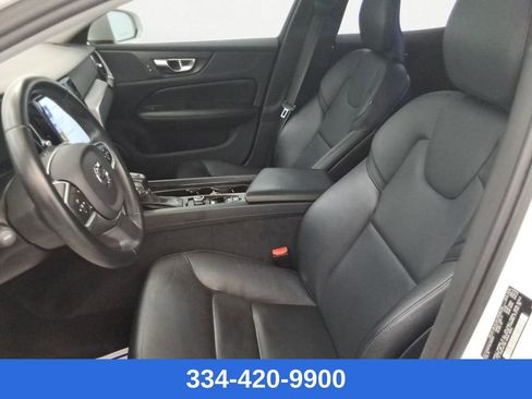 Used 2020 Volvo S60 T5 Momentum image 12