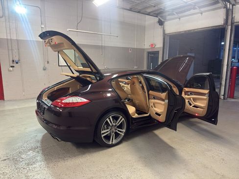 Used 2010 Porsche Panamera S RWD image 12