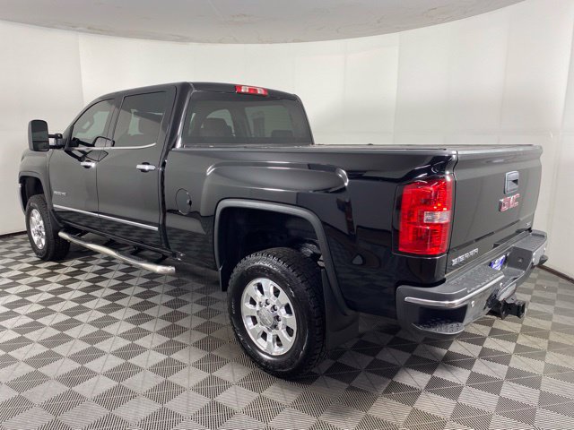 Used 2015 GMC Sierra 2500 SLT w/ Suspension Package, Off-Road AWD/4WD image 11