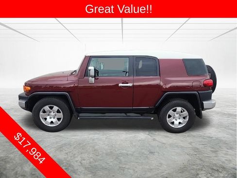 Used 2008 Toyota FJ Cruiser 2WD w/ Upgrade Pkg 1 image 2