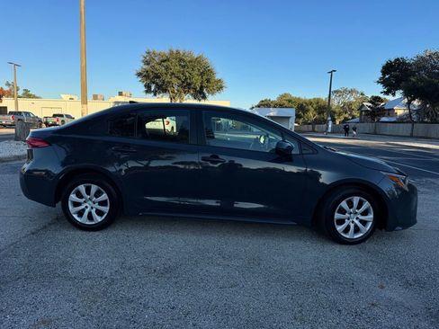 Used 2023 Toyota Corolla LE image 10