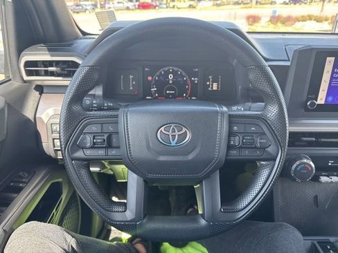 Used 2025 Toyota Tacoma SR5 image 25